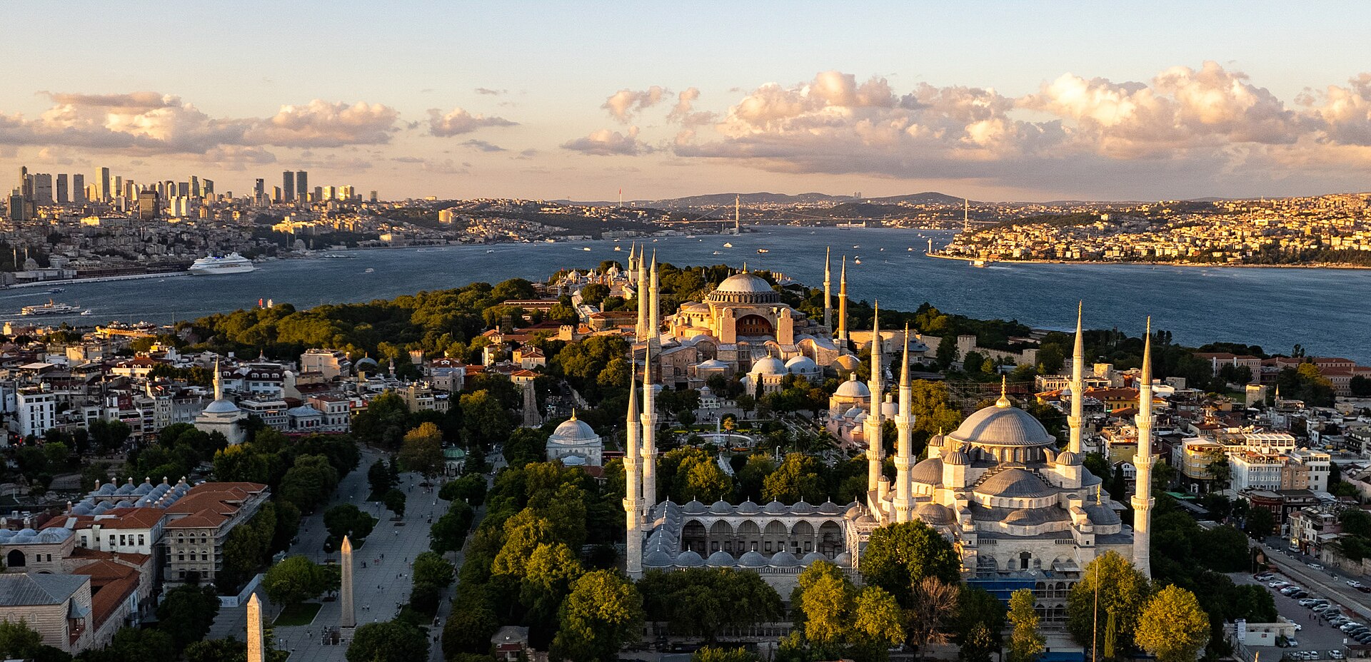 Istanbul historical peninsula, Skyline Faith District, Bosporus Strait, Turkey