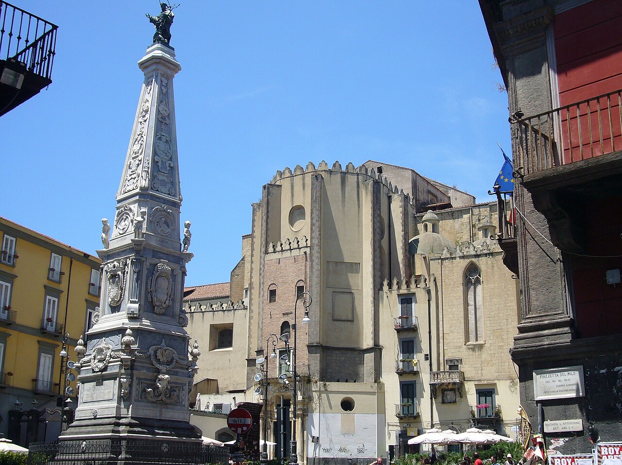 Piazza San Domenico Maggiore E Guglia UNESCO World Heritage Sites, Naples